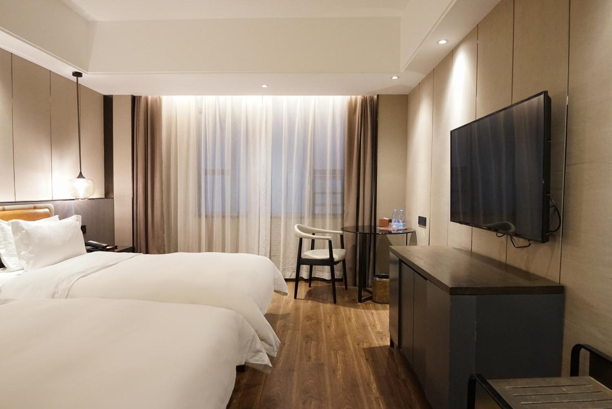 Paco Datang Metro Guangzhou-free Shuttle Bus For Fair Hotel 4*