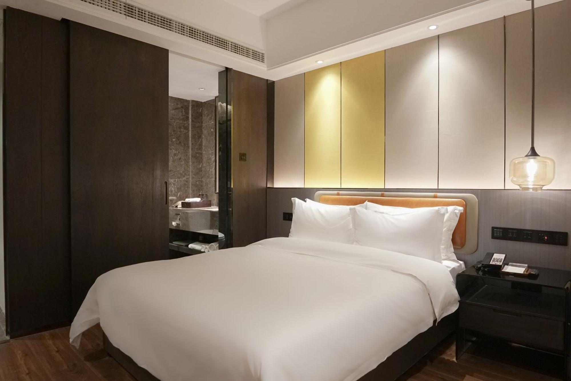 Paco Datang Metro Guangzhou-free Shuttle Bus For Fair Hotel