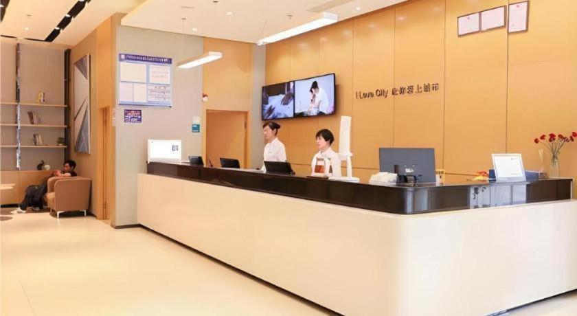 Hotel Comfort Renhe Metro Station Huatong Plaza