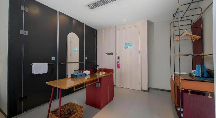 Echarm Tianpingjia Metro Station 520 Information Port 3*