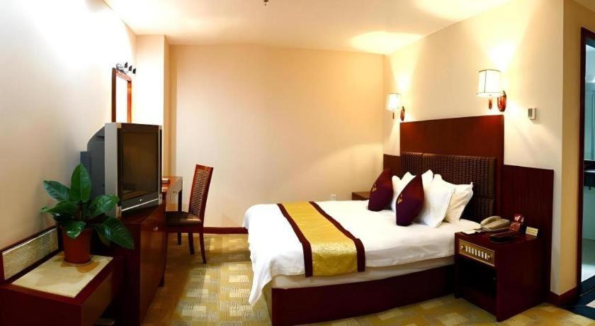 Yue Lai Yue Hotel 2*