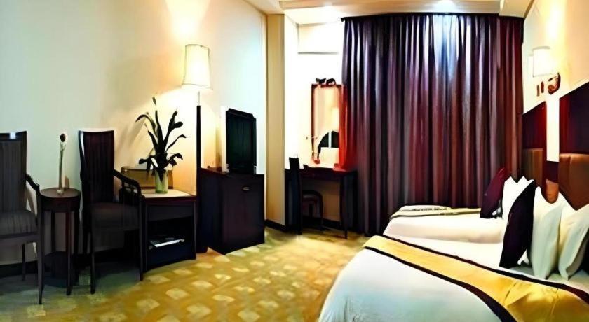 Yue Lai Yue Hotel 2*