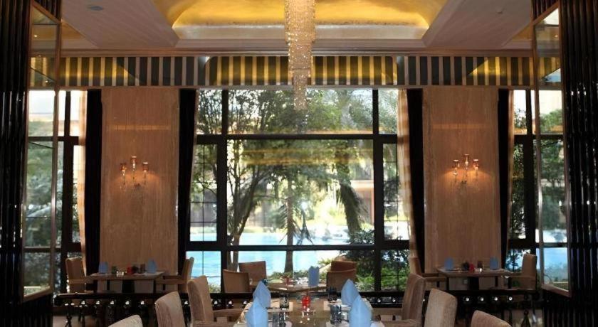 Chateau Starriver Peninsula 5* Guangzhou