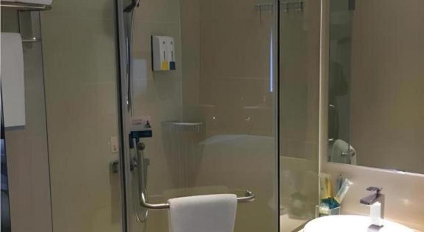 Comfort Tiyu West Road Metro Station Hotel 2*