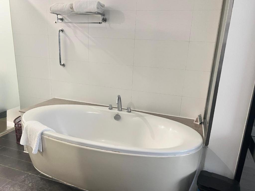 Guangdong Nanmei Osotto Hotel 4*