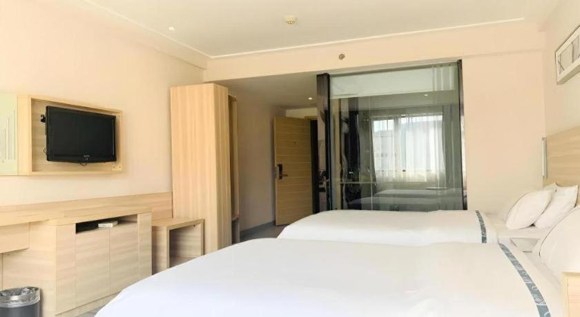 Hotel Comfort Jiaokou Metro Station 2*