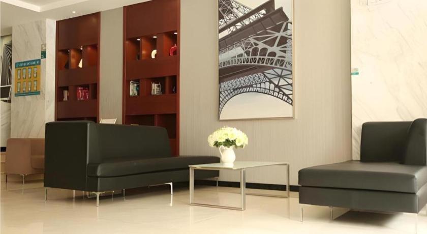 Hotel Comfort Jiaokou Metro Station