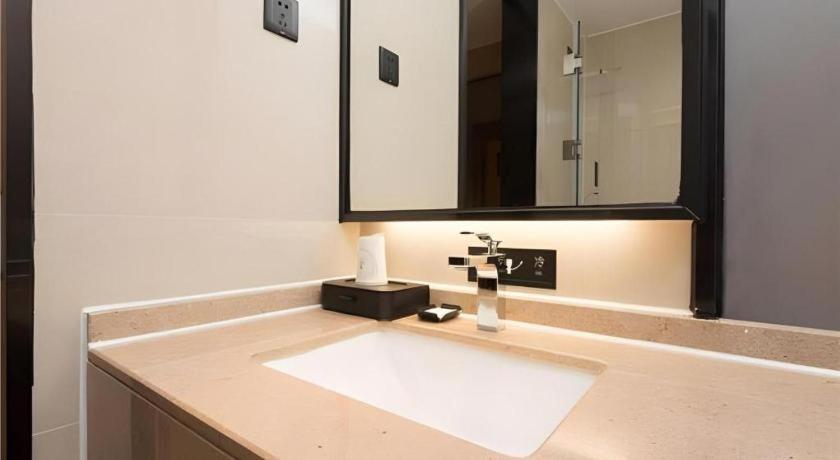 Comfort Southern Hospital Tonghe Metro Station Hotel Guangzhou