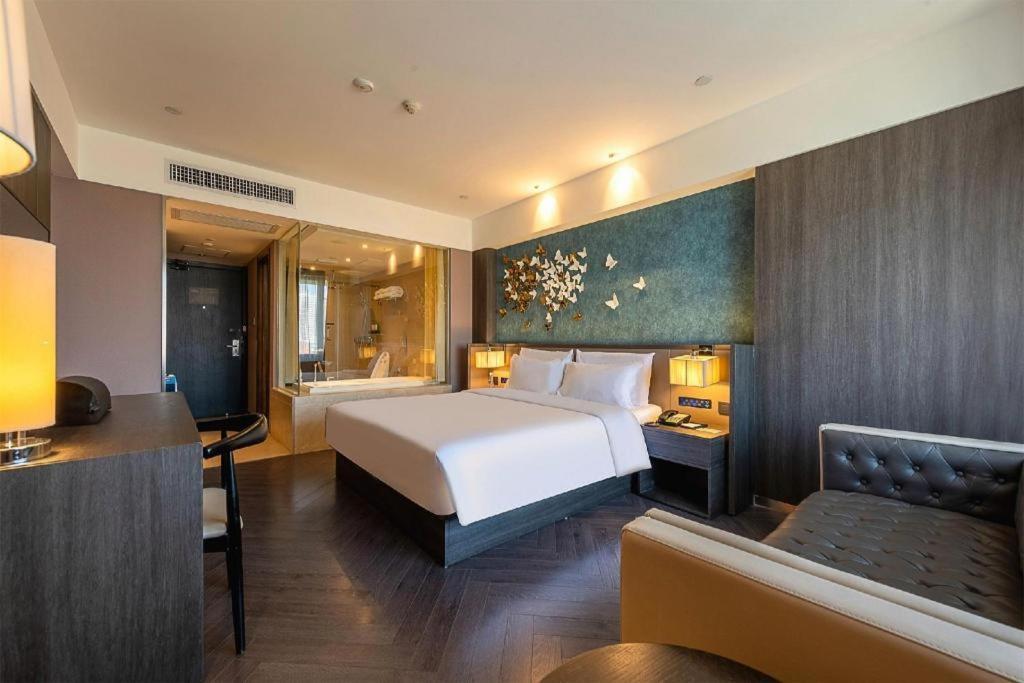 Hotel Crystal Orange 4*