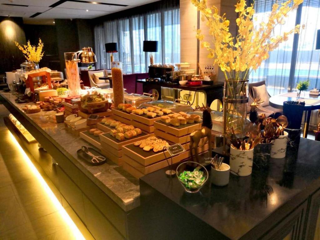 Crystal Orange Hotel 4*