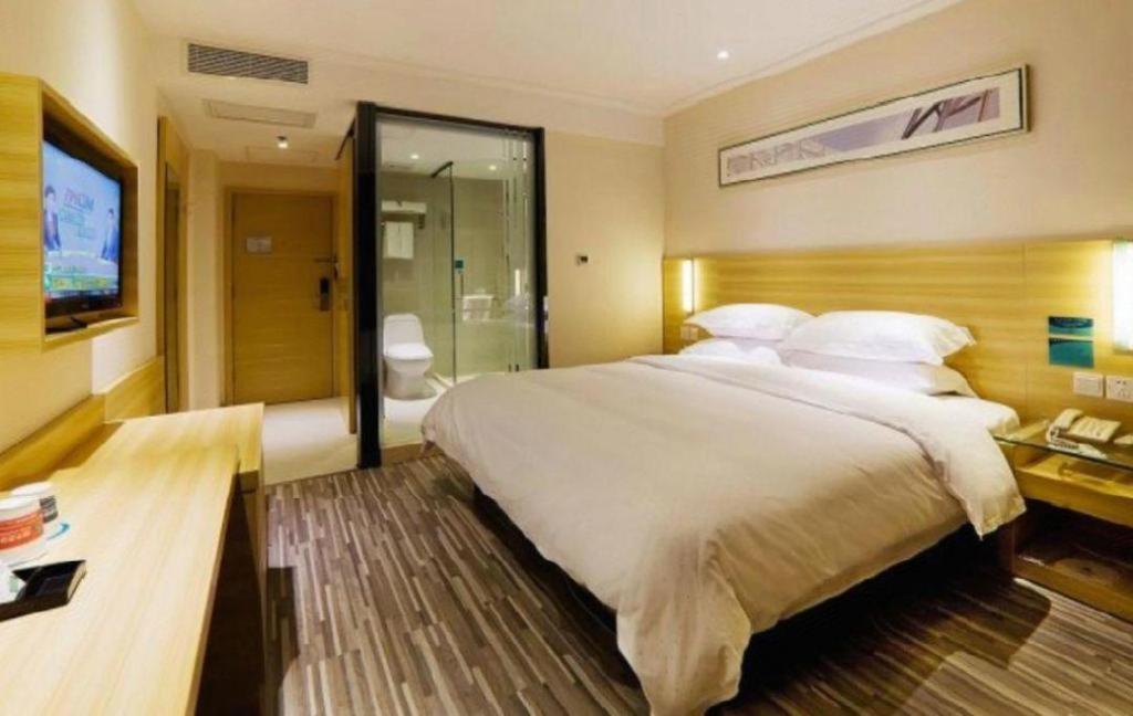Comfort Jiaokou Metro Station Hotel