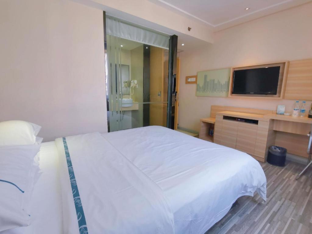 Hotel Comfort Jiaokou Metro Station 2*