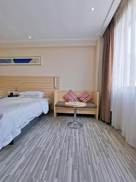 Hotel Comfort Jiaokou Metro Station