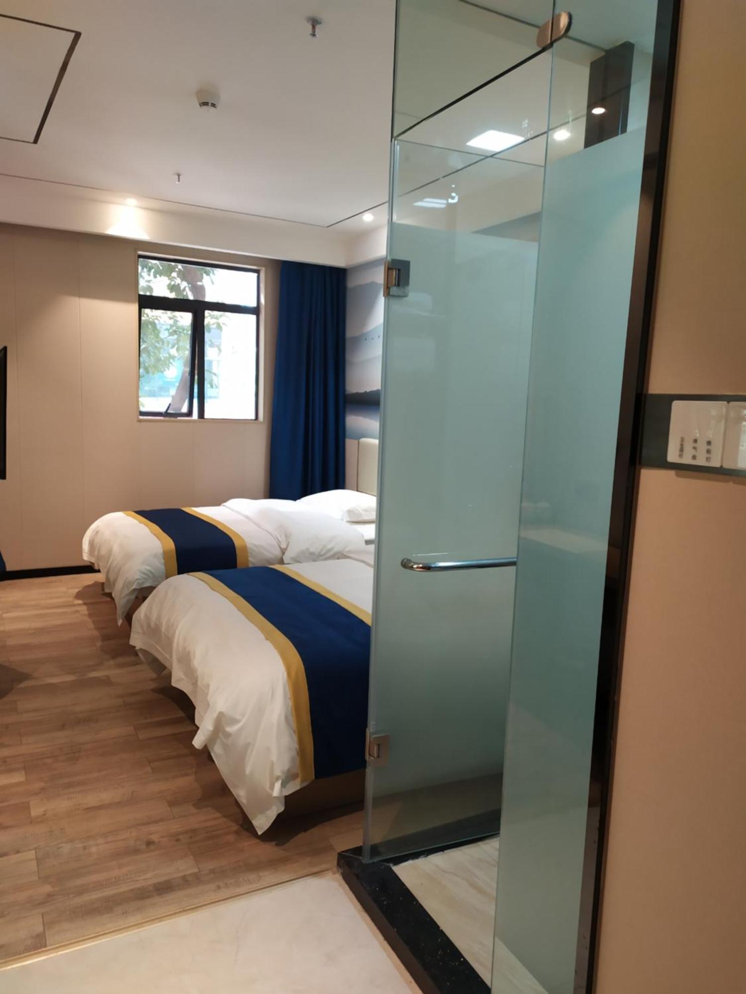 Longxiang Intelligent Inn Guangzhou
