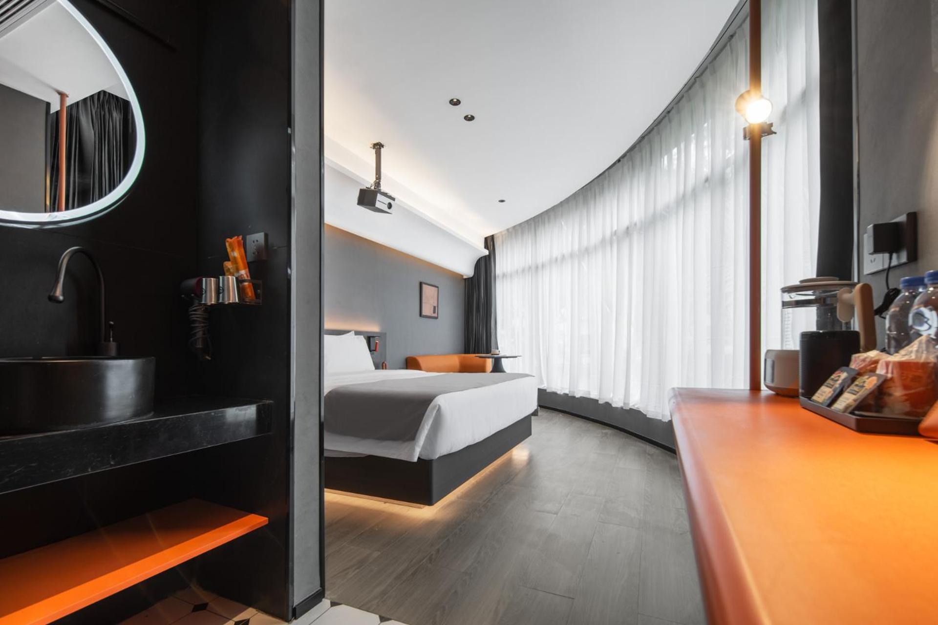 Tami Sports Center Tiyuxi Subway Station Branch Hotel 2*