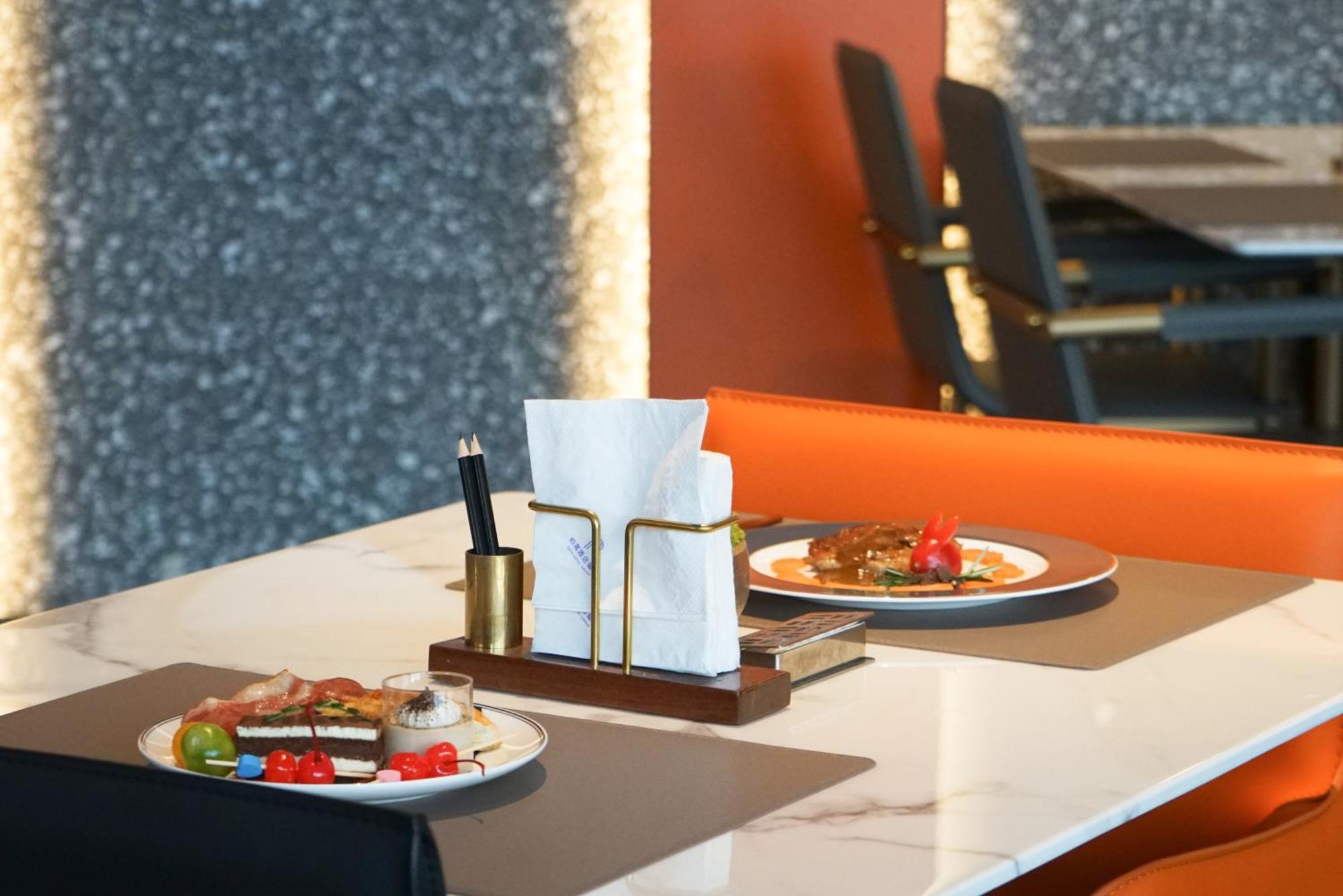 Hotel Arthur Liwan Coco Park Dongsha Metro Guangzhou-24h Coffee & Tea & Free Shuttle Bus For Fair By Paco 5*