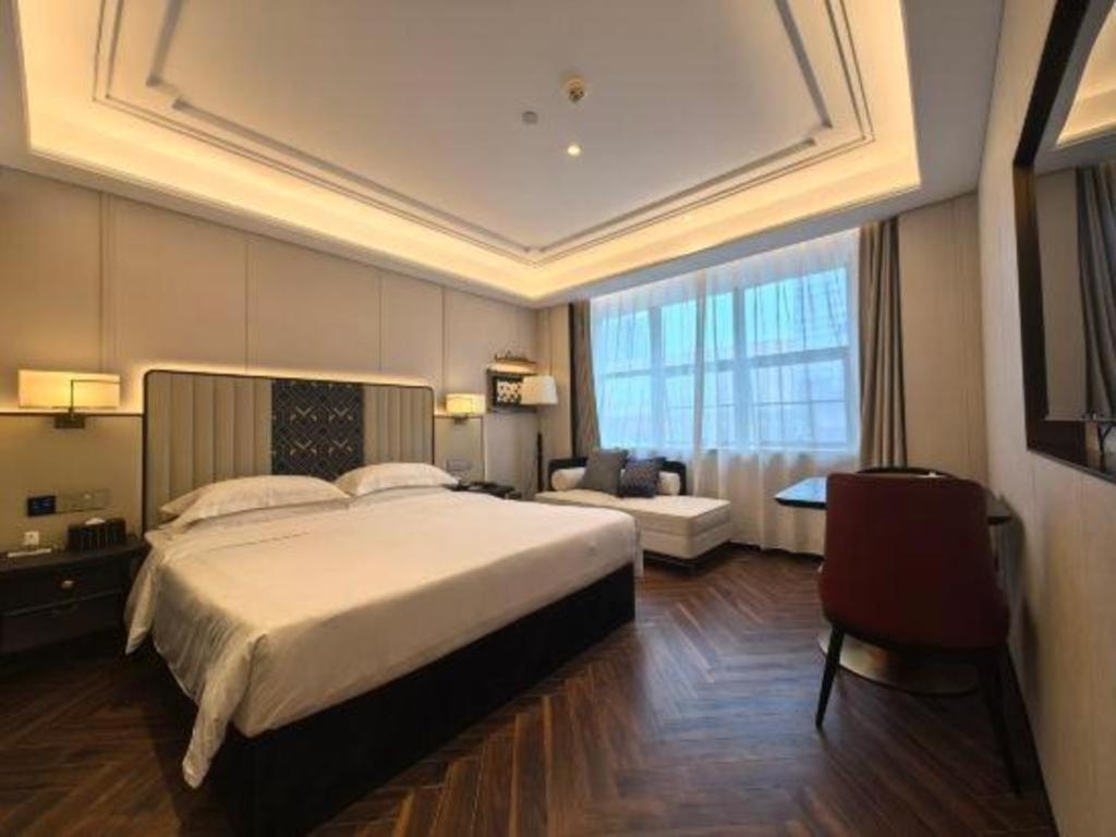 Metropolo Biayun New Wanda Plaza Hotel