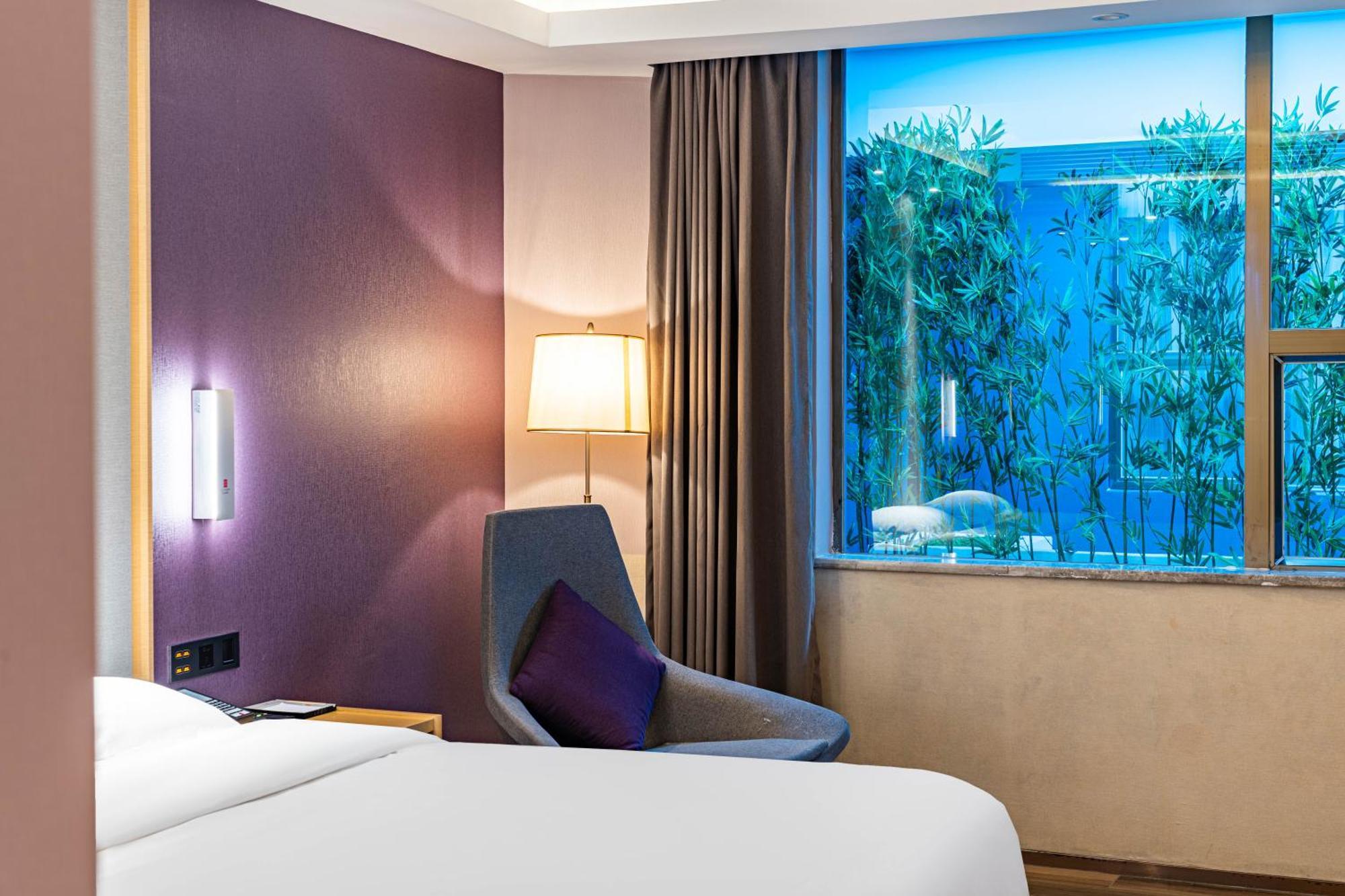 Echarm International Baiyun International Airport Huadu Plaza Branch - Free Deliver Service To Baiyun International Airport & Free Deliver Service To Fair Complex During Fair Period
