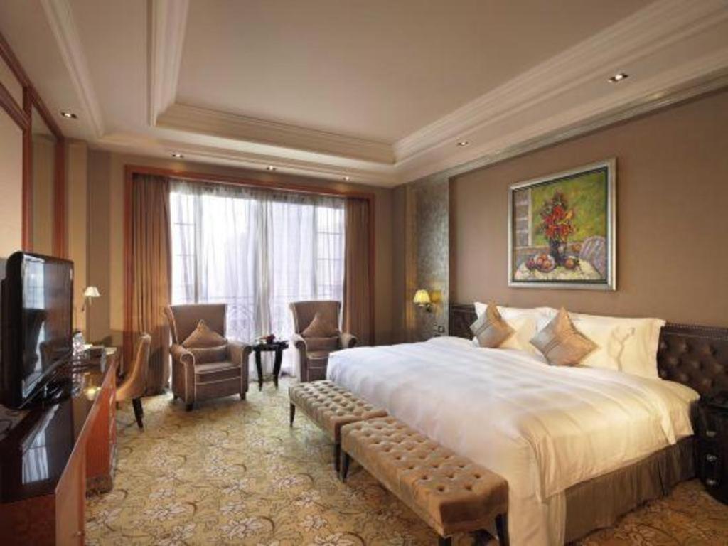 Chateau Starriver Peninsula Hotel 5*