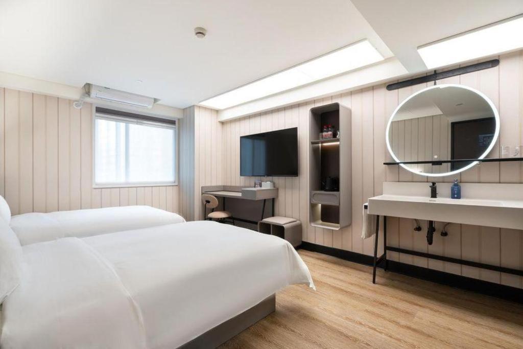 Hanting Tianhe Hotel 2*