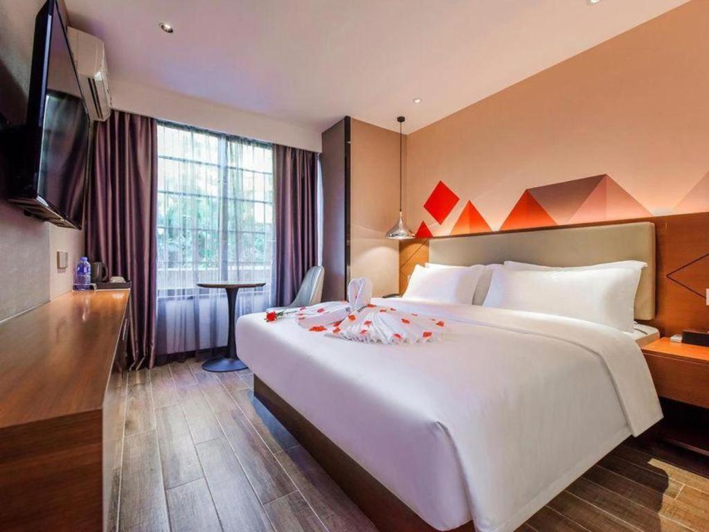 Borrman Railway Station Yuexiu Park Memorial Hall 3*