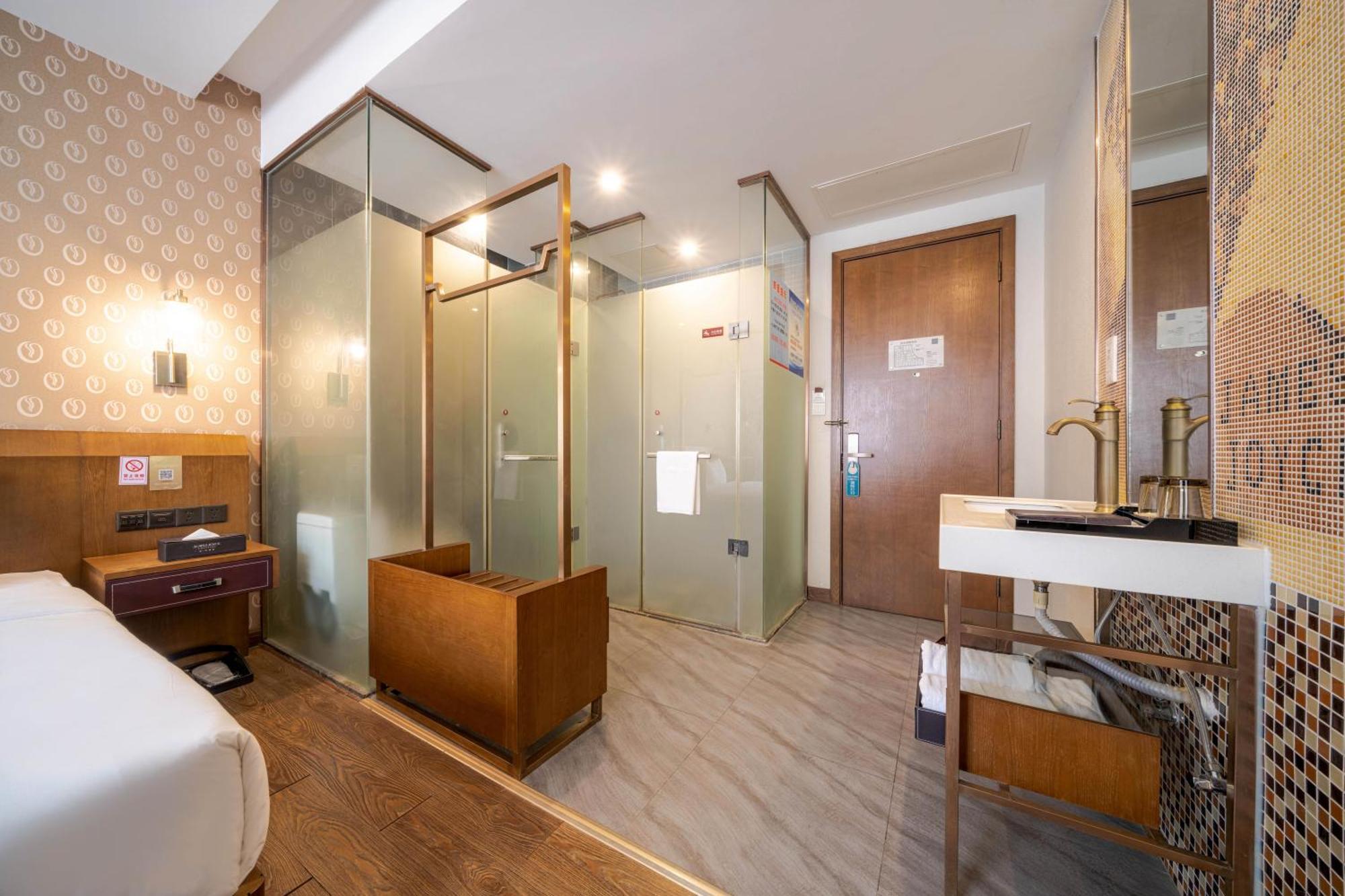 Hotel Xicheng International Sanyuanli Jiangxia Metro Station Branch 3*