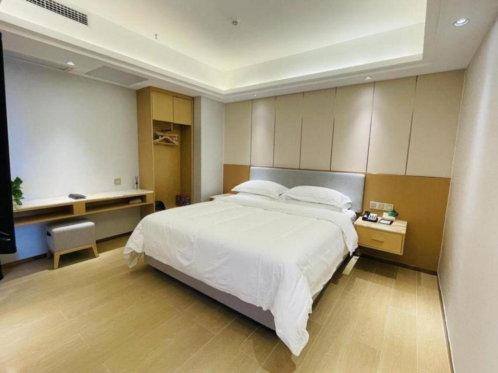 Rongjin Hotel 4*