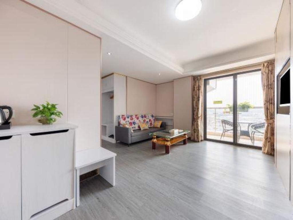 Junye International Hotel 4*