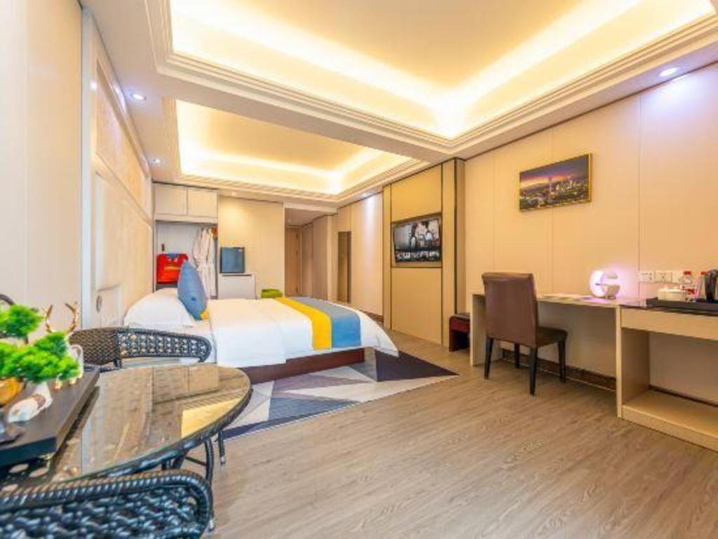Junye International Hotel 4*