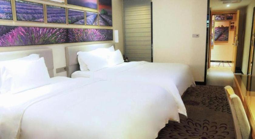 Lavande Shangxiajiu Pedestrian Street Hualin Temple Metro Station Hotel 3*