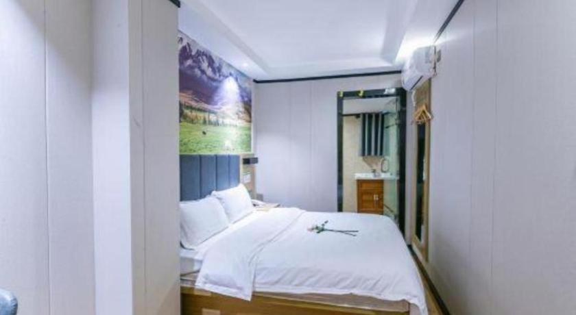 Hotel Yimi Sport College Branch 2*