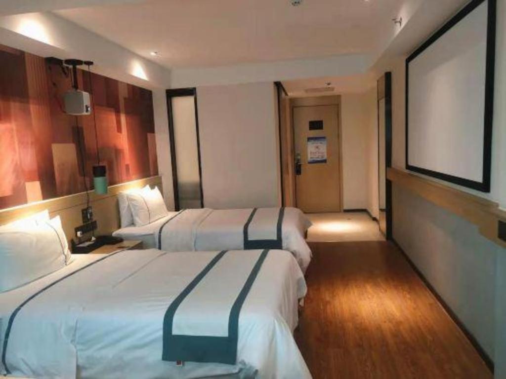 Comfort Southern Hospital Tonghe Metro Station Hotel Guangzhou