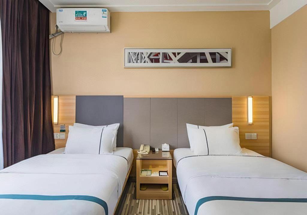 Comfort Tianhe District Tangxia Exhibition Center Hotel 2*