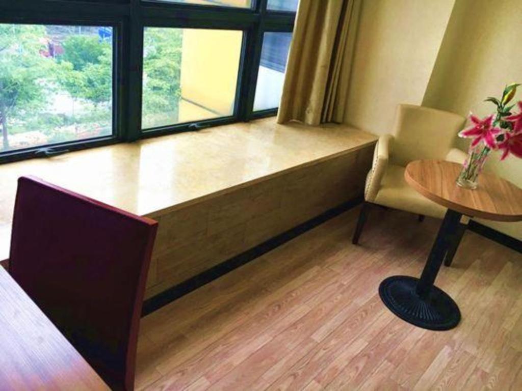 Chuanghui Business Hotel