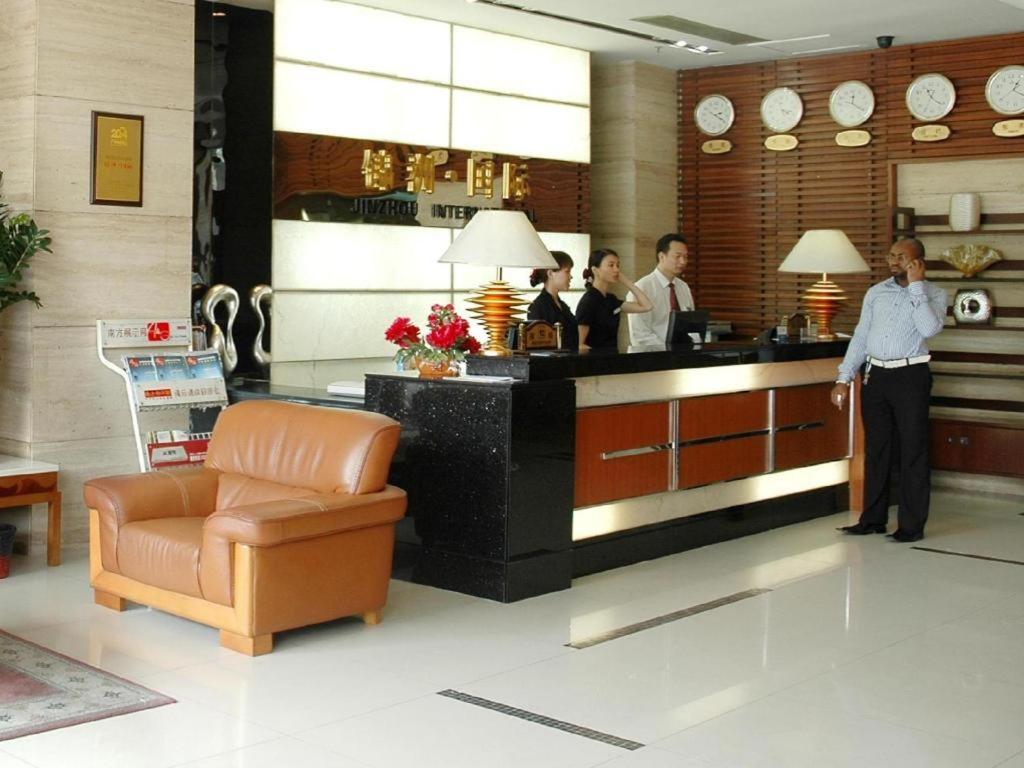 Jinzhou International Business Hotel 2*