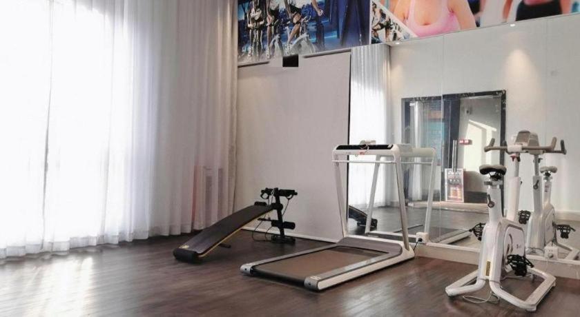 Hotel Xana Hotelle Luogang Science Huangpi Metro Station 3*