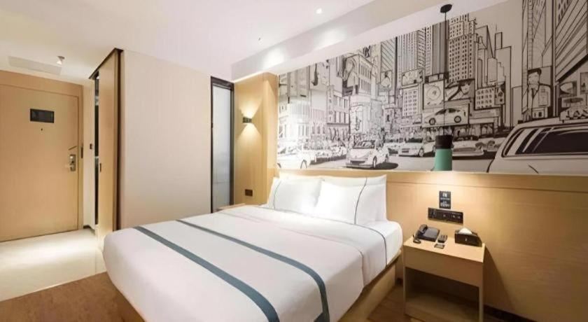 Comfort Sun Yat-sen Memorial Hospital Yide Road Metro Station Hotel 2*