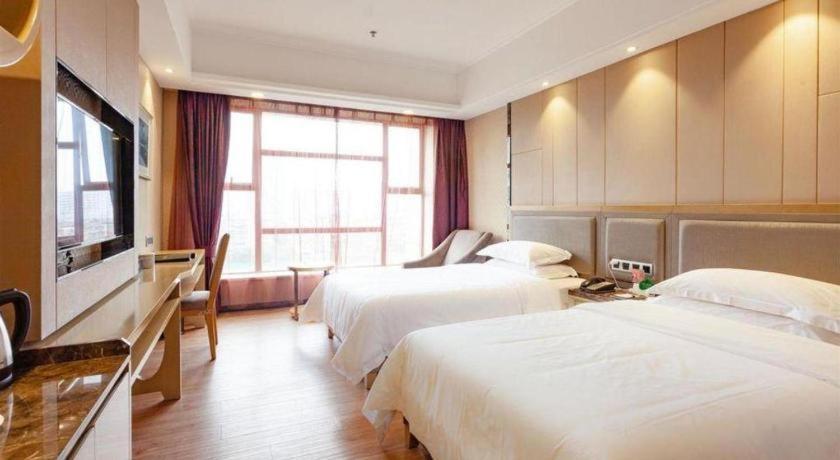 Rongjin Hotel 4*