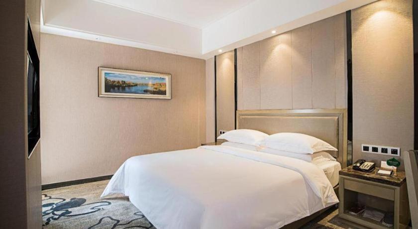 Hotel Rongjin 4*