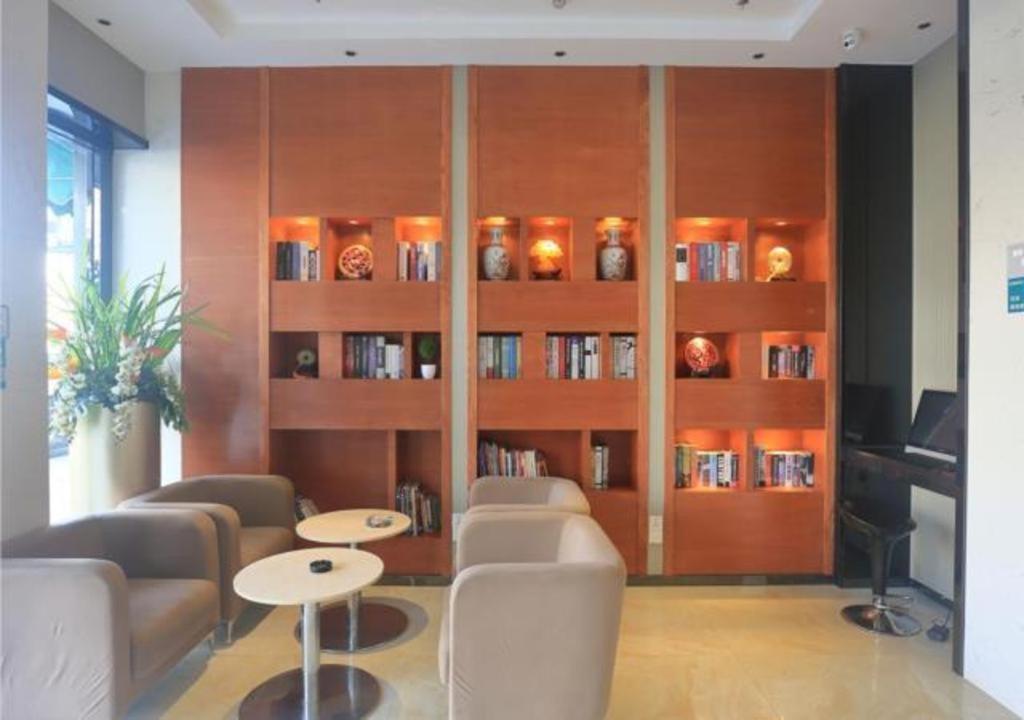Hotel Comfort Zengcheng Wanda Plaza Metro Station 2*