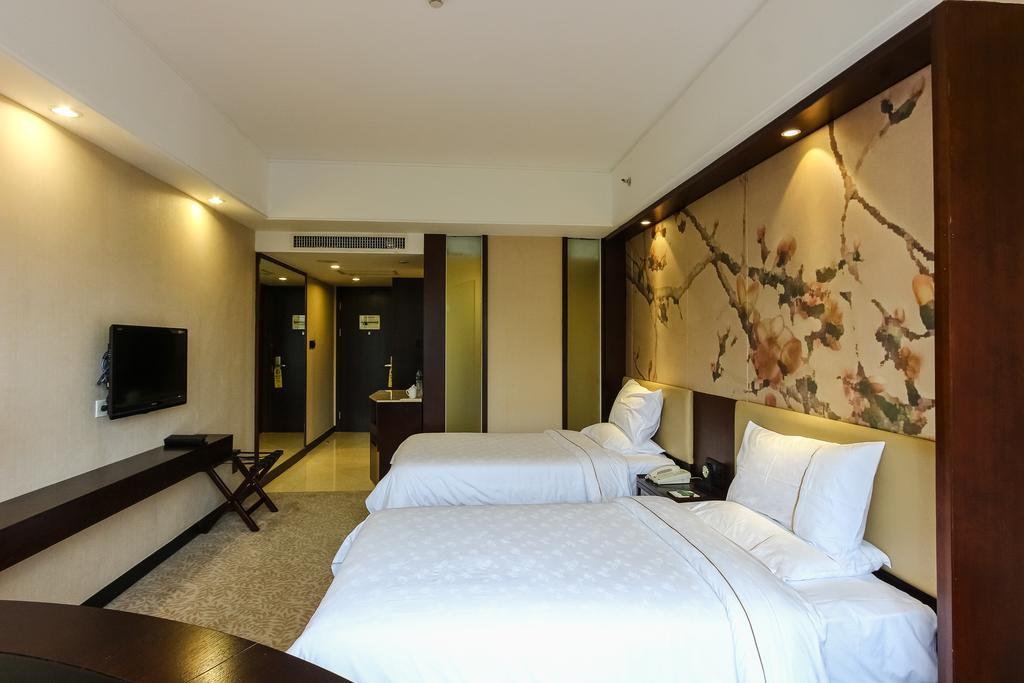Guangdong Yingbin 4*