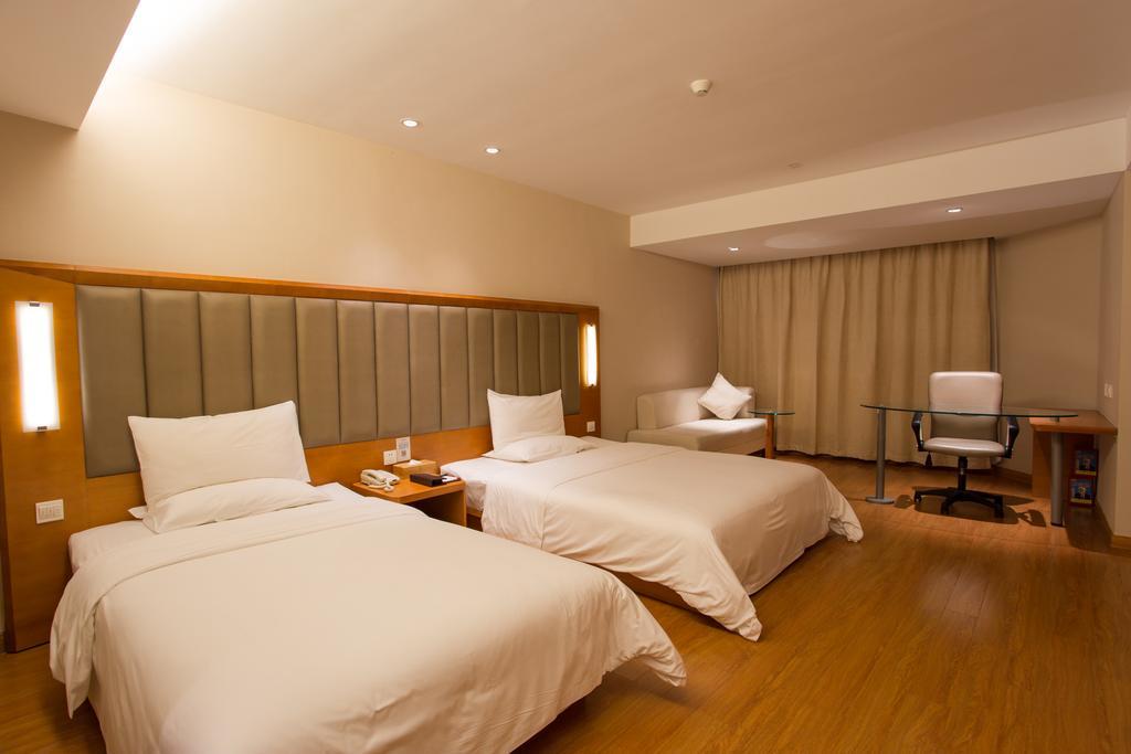 Hotel Ji Yuexiu Park 3*