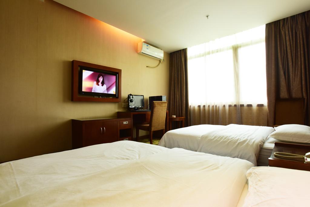 Kaiserdom Baiyun Airport-24-hour Airport-free Shuttle Bus Hotel Guangzhou