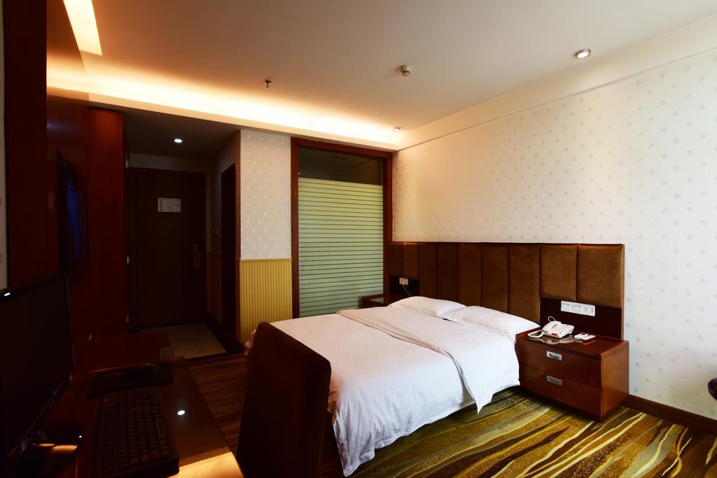 Kaiserdom Baiyun Airport-24-hour Airport-free Shuttle Bus