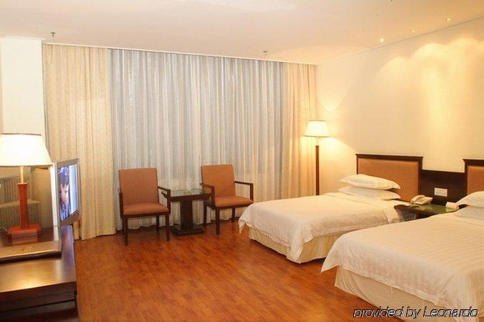 Raystar Hotel 3*