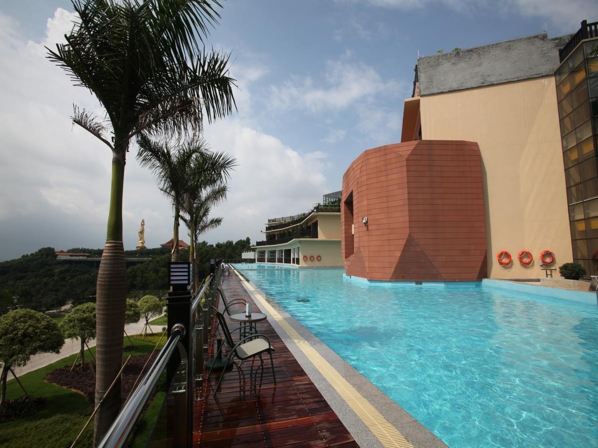 Lotus Hill Yuehai Hotel 5*