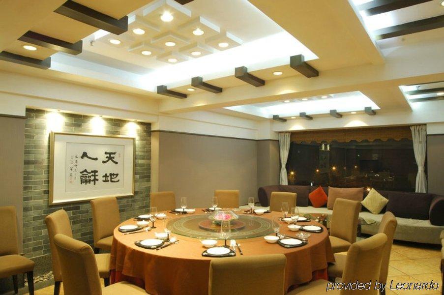 Paco Jiangtai Road Metro Branch-free Shuttle Bus For Fair Guangzhou