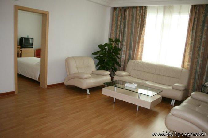 Sanyu Hotel 4*
