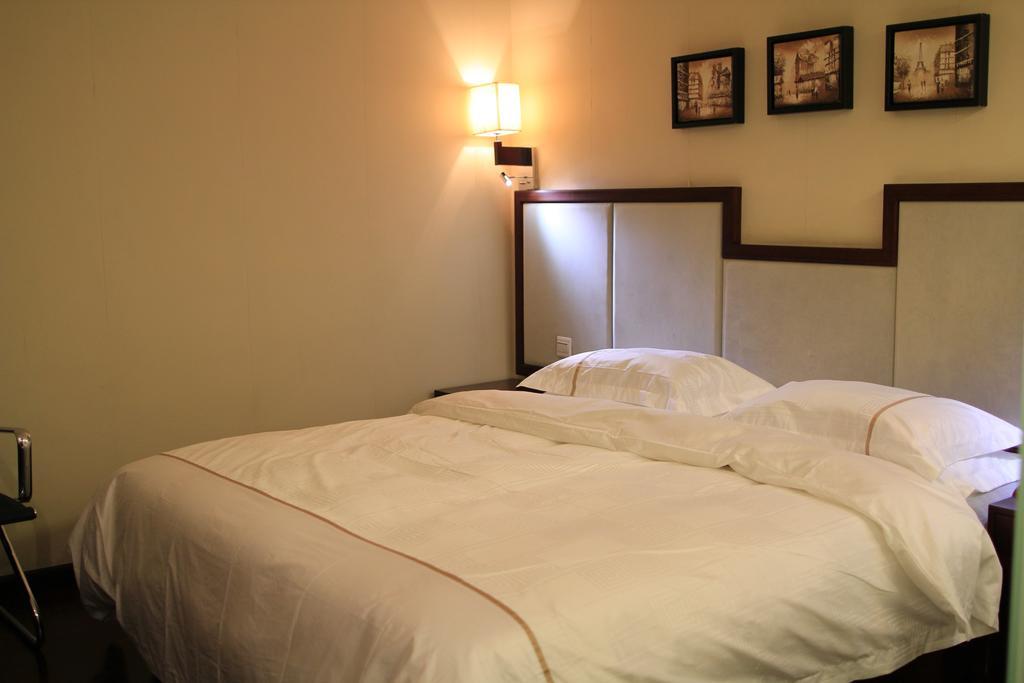 Hotel Shamian 3*