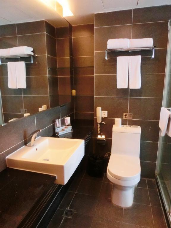 Hotel Bauhinia 3*